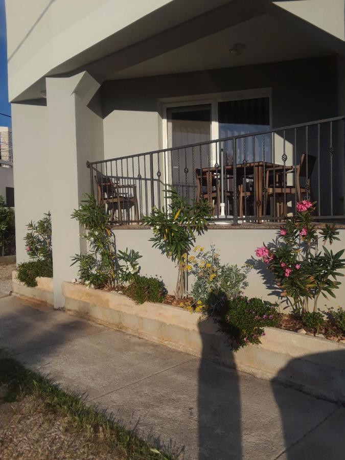 New Kosljun Apartment Short Walk To Beach Kültér fotó